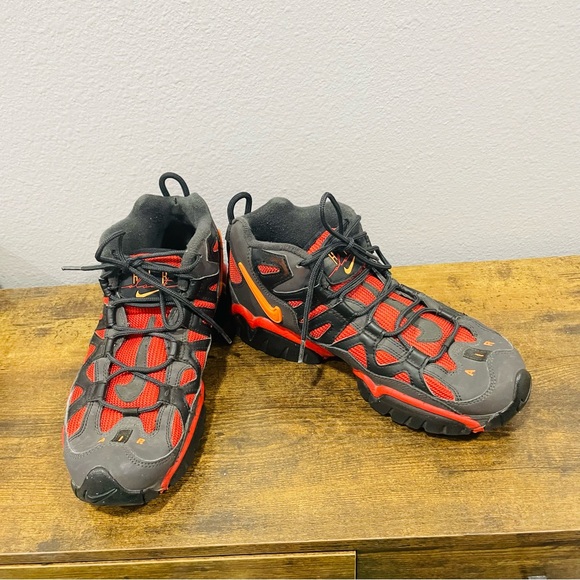 Nike Air Slant Mid Cross Trainer Shoes Men's Size Red, Black